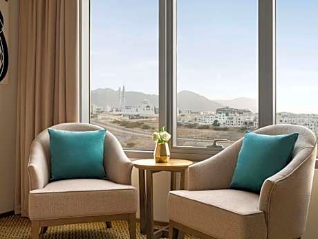 Deluxe King Room with Mountain View
