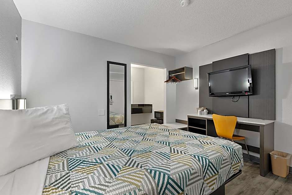 Motel 6-San Diego, CA - North