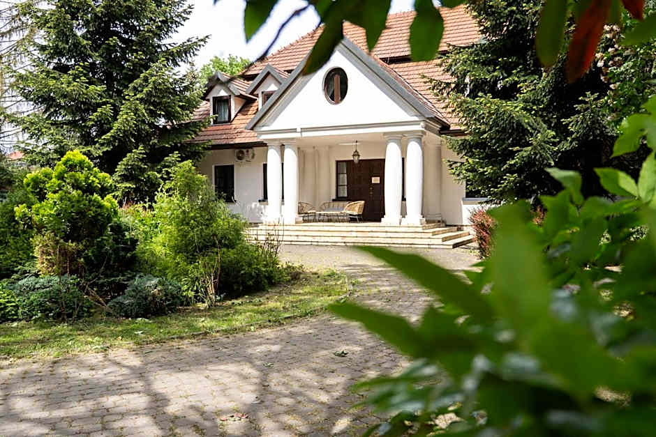 Apartamenty w Dworku Cheval