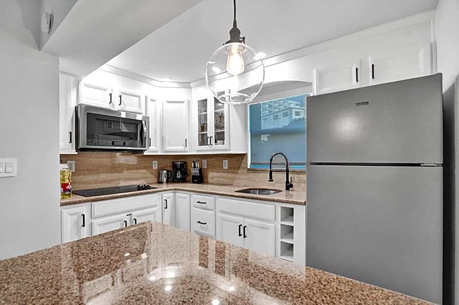 Bright Beachside Getaway