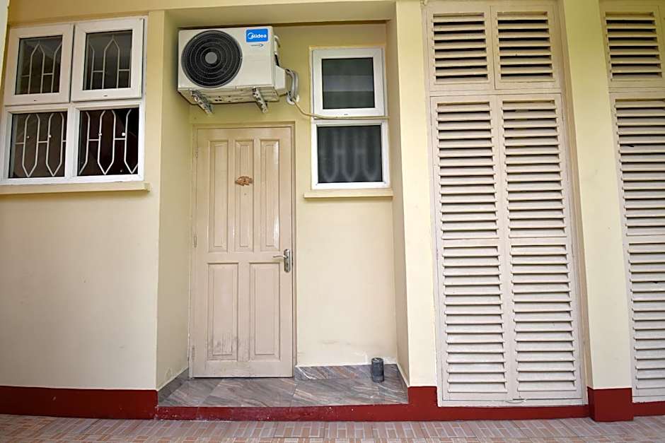 Reef Holiday Apartments