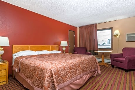 1 King Bed, Non-Smoking
