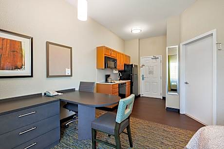 1 Queen Studio Suite Mobility Accessible Roll In Shower