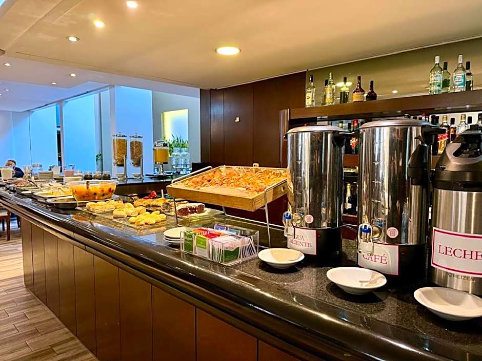 Urquiza Apart Hotel & Suites