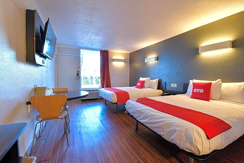 OYO Hotel Valdosta GA I-75