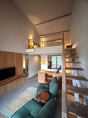 Studio - Split Level