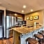 Sundial Lodge Larger Penthouse by Canyons Village Rentals