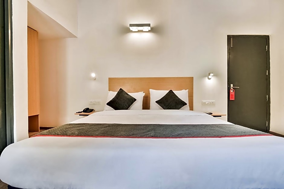 OYO Townhouse 182 Menka