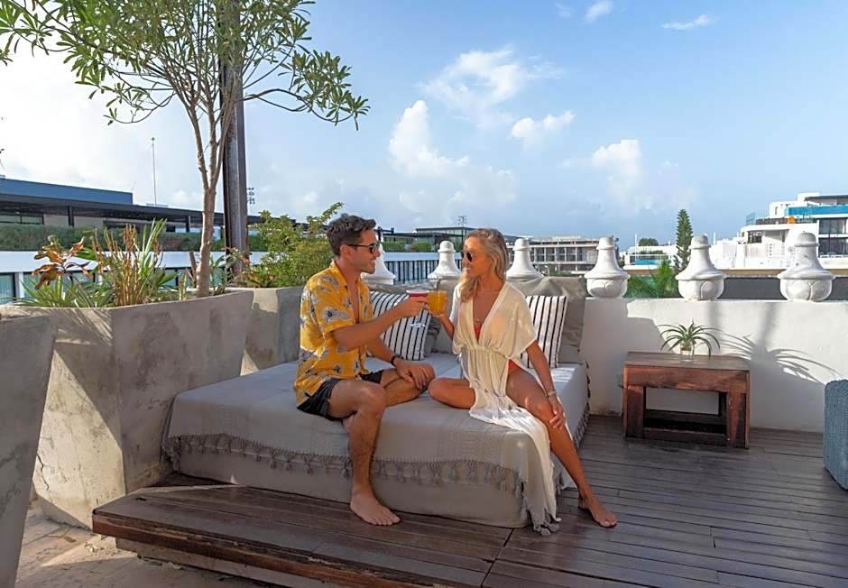 Be Playa Hotel Boutique & Rooftop Bar