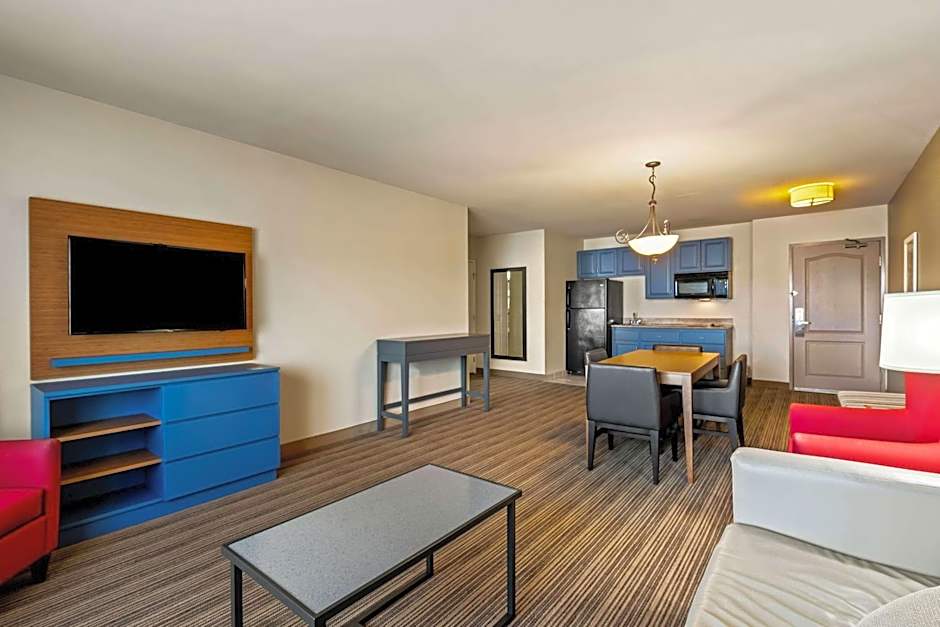Country Inn & Suites by Radisson, Red Wing, MN