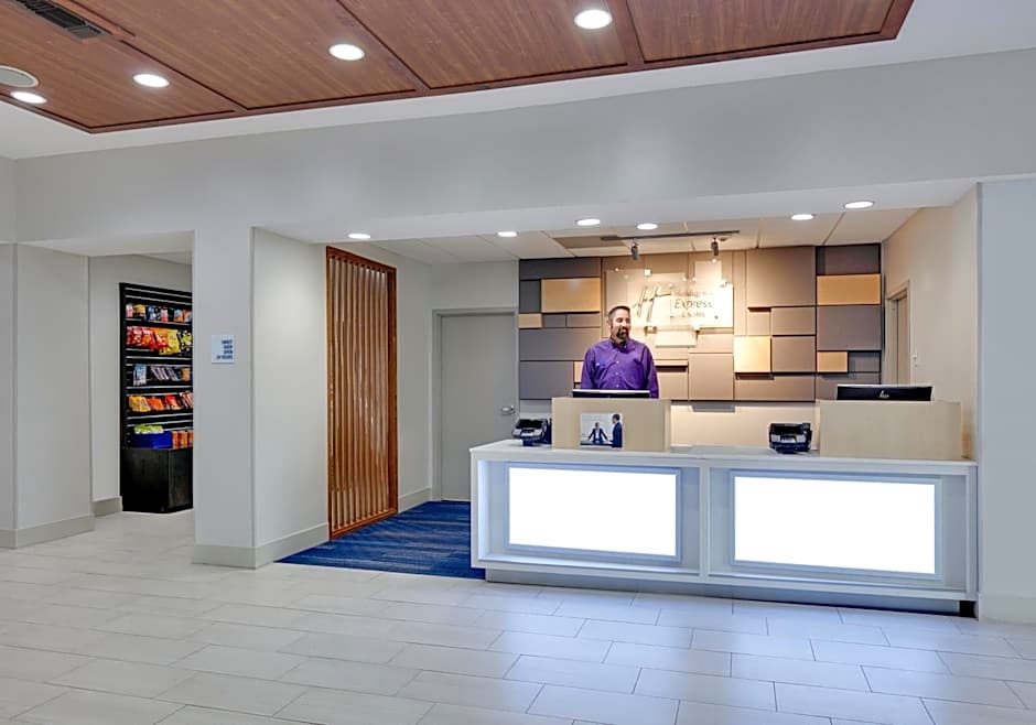 Holiday Inn Express Hotel & Suites Cleburne By IHG