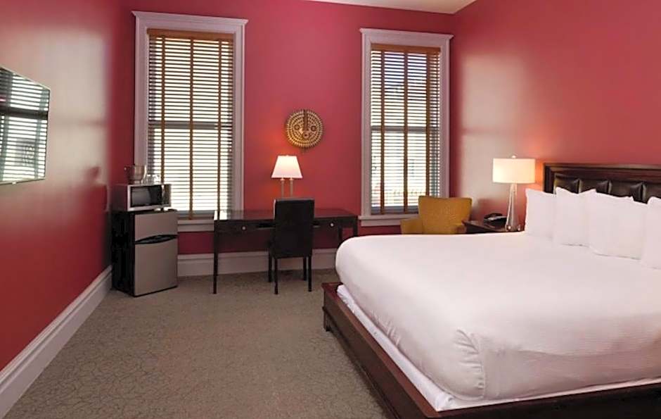 Photo 1 of 6 of Premium 1 King Bed