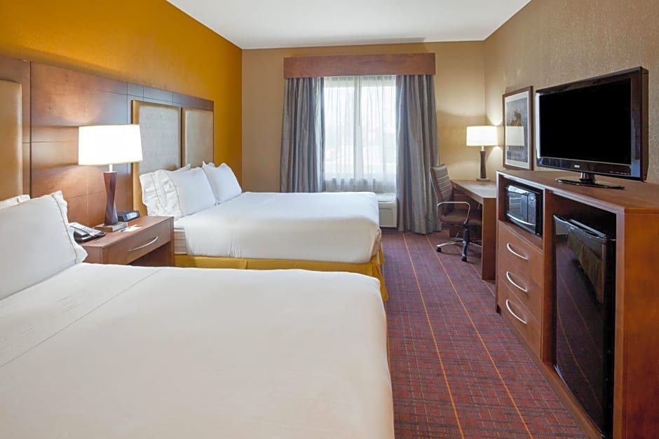 Holiday Inn Express Hotel & Suites Brainerd-Baxter