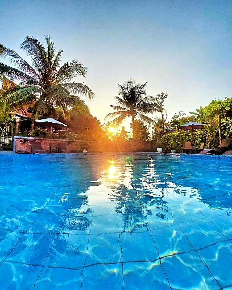 Hotel Deli River and Restaurant Omlandia