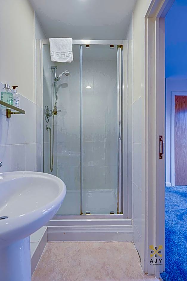 Mica Point City Centre Apartment