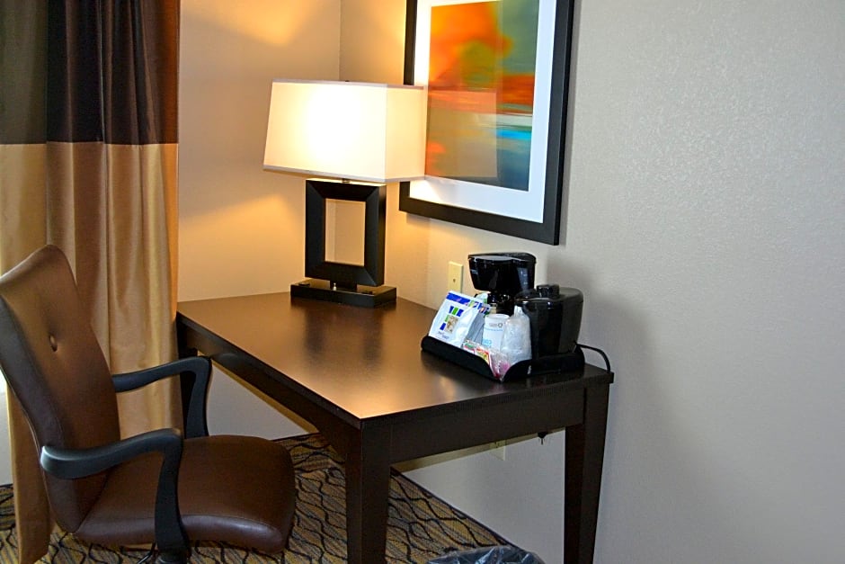 Holiday Inn Express Hotel And Suites St Joseph By IHG
