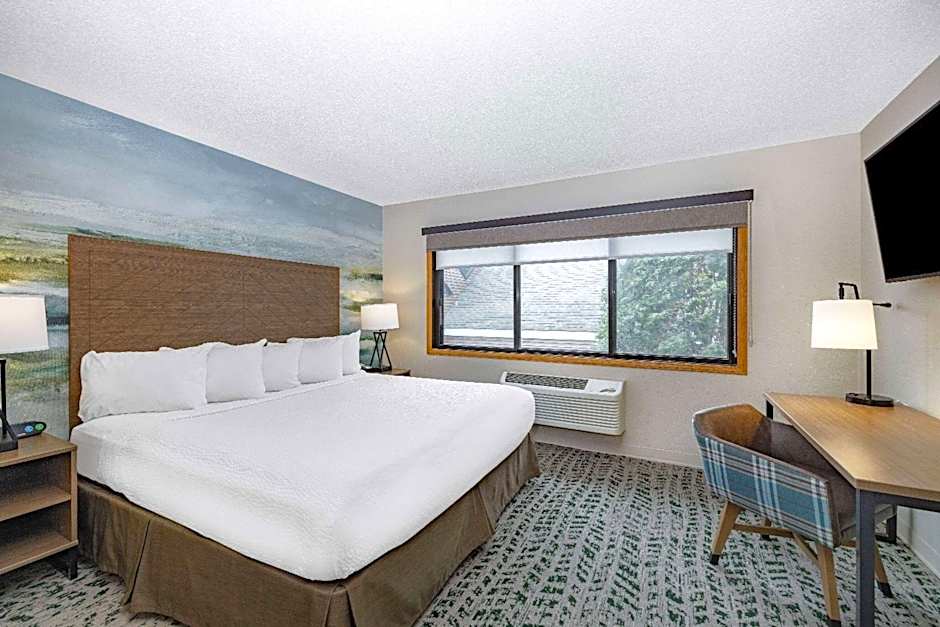 AmericInn by Wyndham Proctor Duluth Black Woods Conv Ctr
