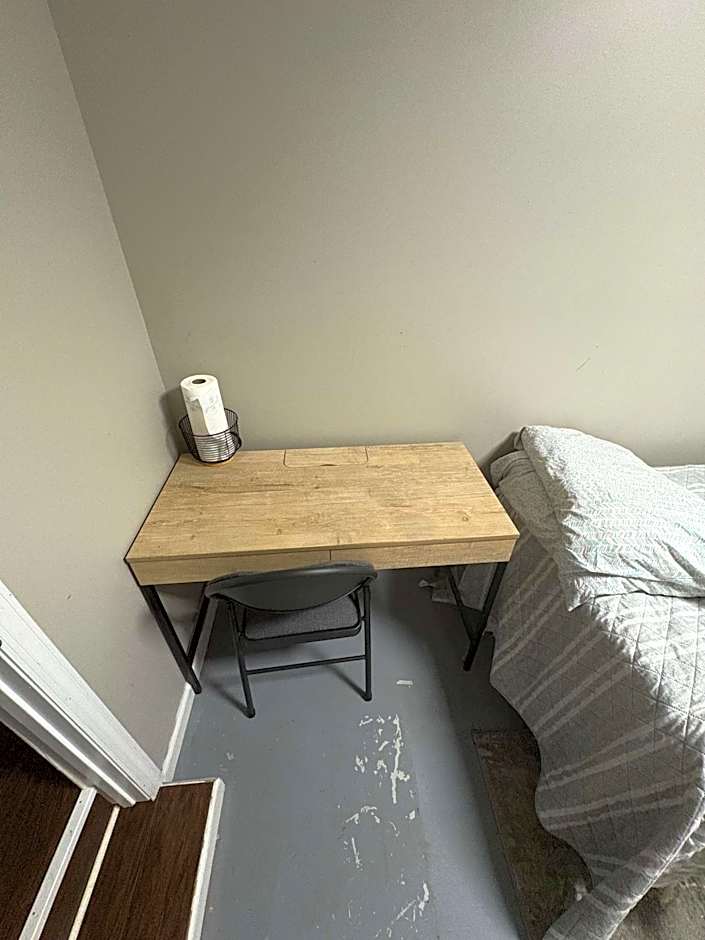 Cozy Room Near Downtown Hendersonville