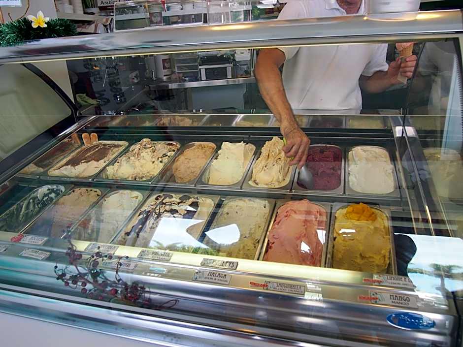 La Costa Beachside Motel