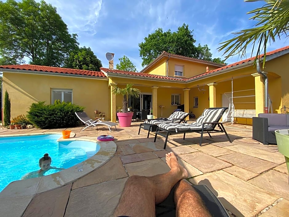 Chambres dans villa avec piscine