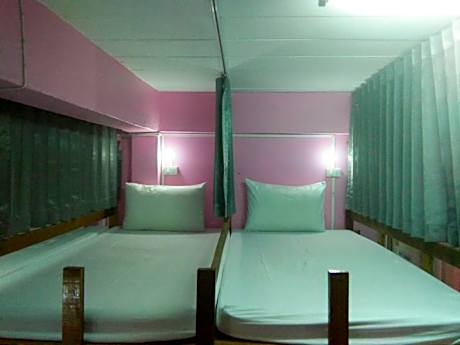 Bunk Bed in Mixed Dormitory Room