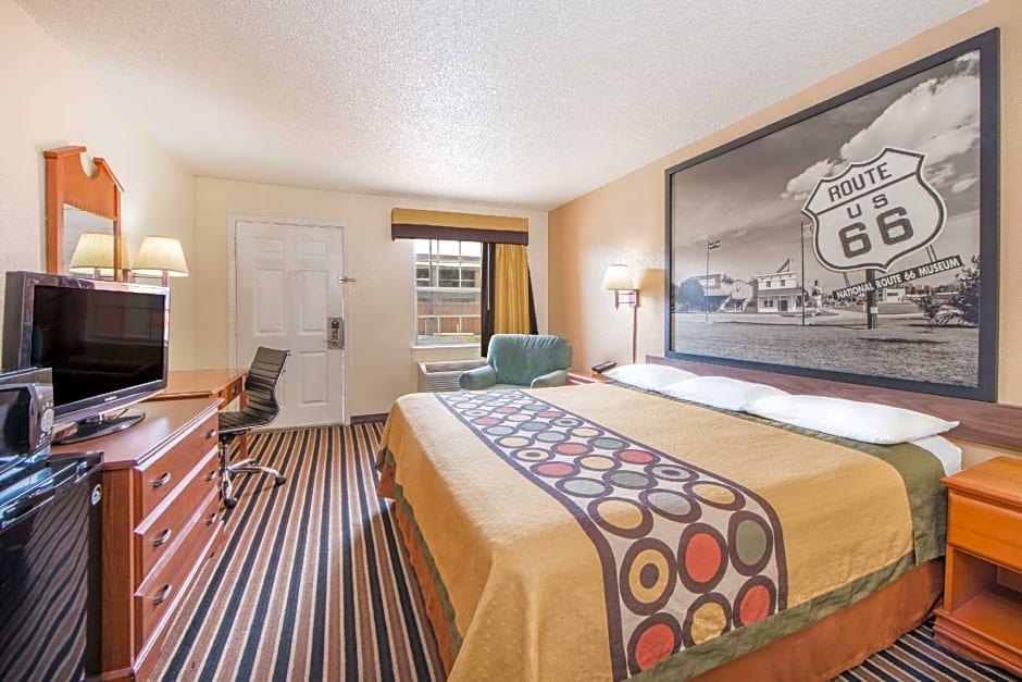 Super 8 by Wyndham Tulsa/Arpt/St Fairgrounds