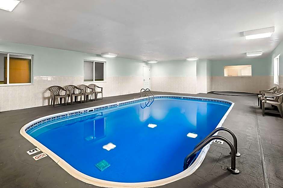 SureStay Plus Hotel by Best Western Bettendorf