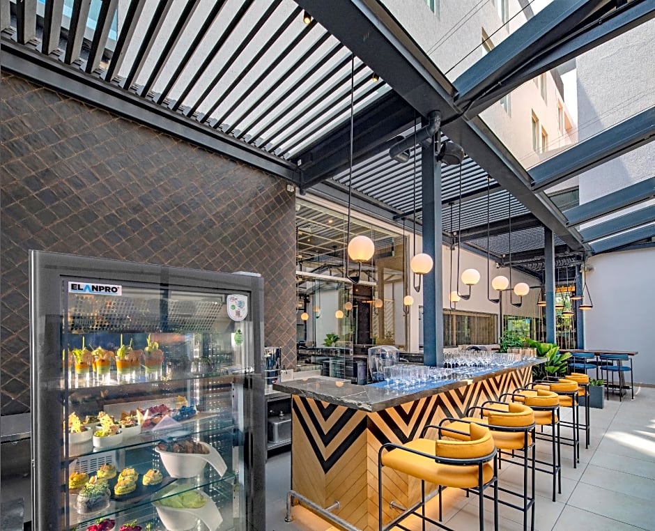 O by Tamara Coimbatore