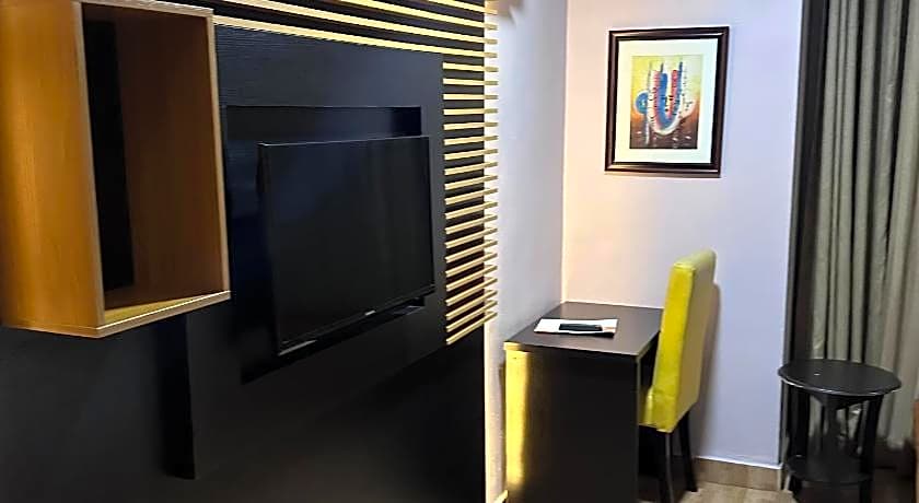 Msquare Hotel GRA