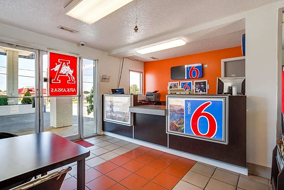 Motel 6 Fayetteville, AR