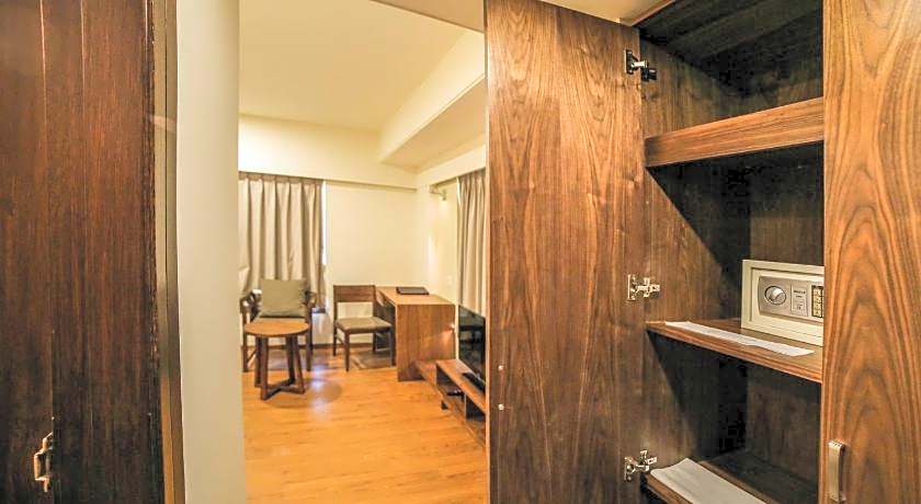 Hotel The Basil Park