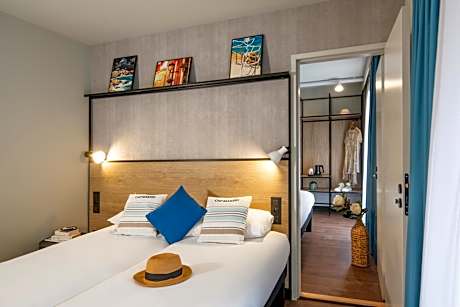 Standard family suite with 2 communicating rooms