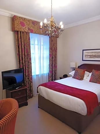 SUPER DELUXE SUITE