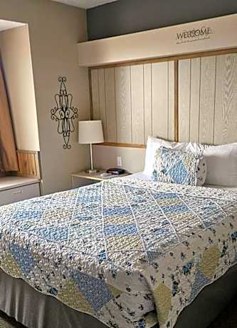 Queen Room - Non-Smoking