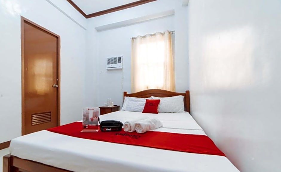 RedDoorz @ D Maagma Street