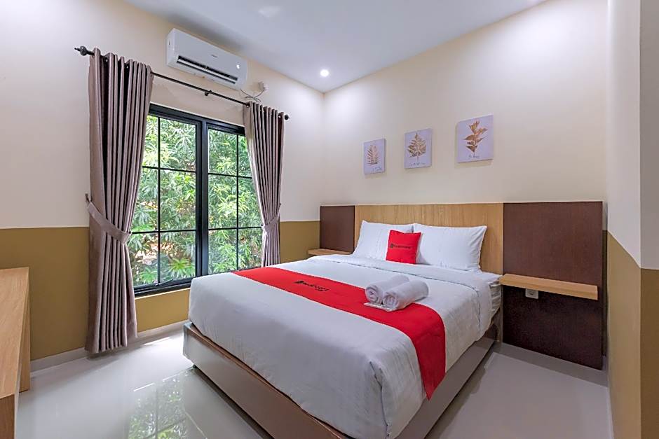 RedDoorz Plus @ La Asiana Guest house