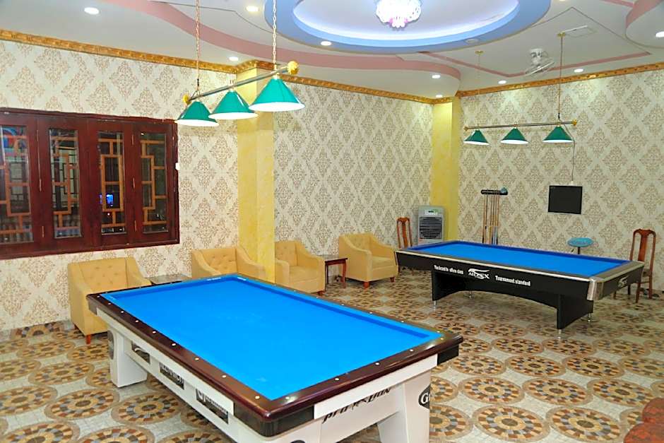 Aec Hotel Banme