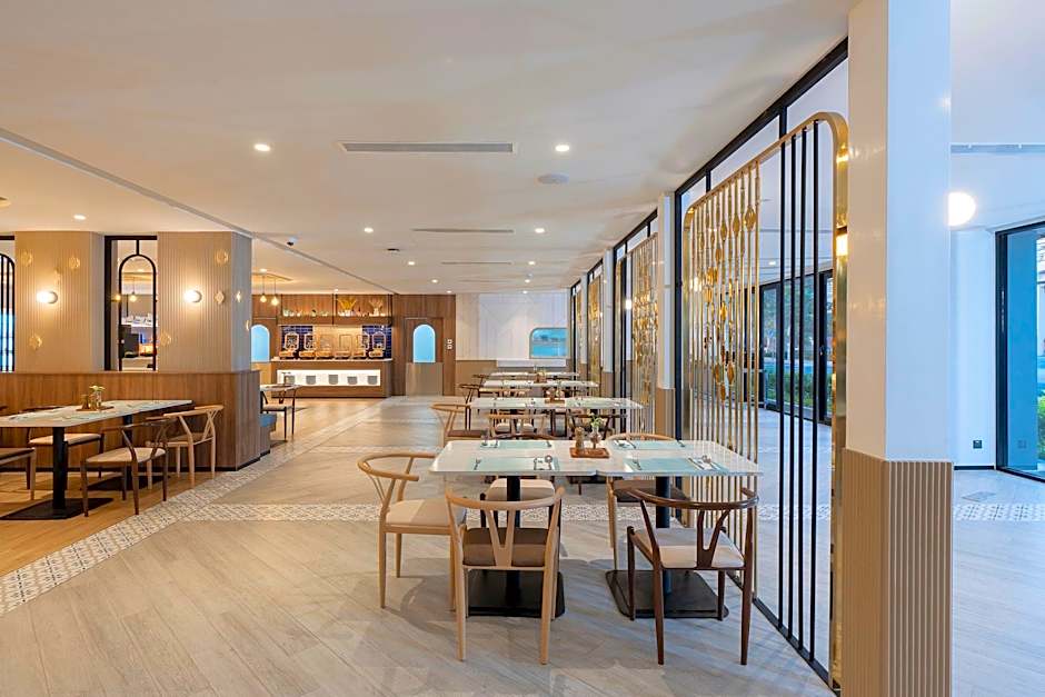 Centara Life Hotel Bangkok Phra Nakhon