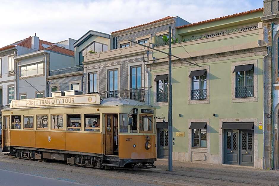 Portie Deluxe Suites by DA'HOME