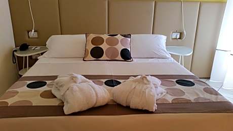 Double Room with Balcony and Sea View