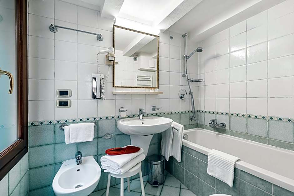 Hotel San Moise