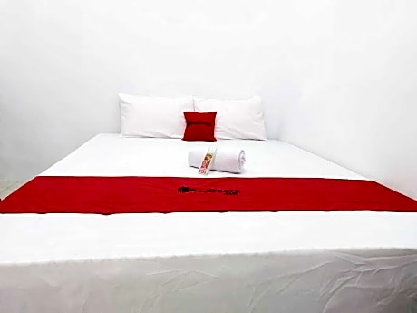 RedDoorz Syariah near Transmart Tegal