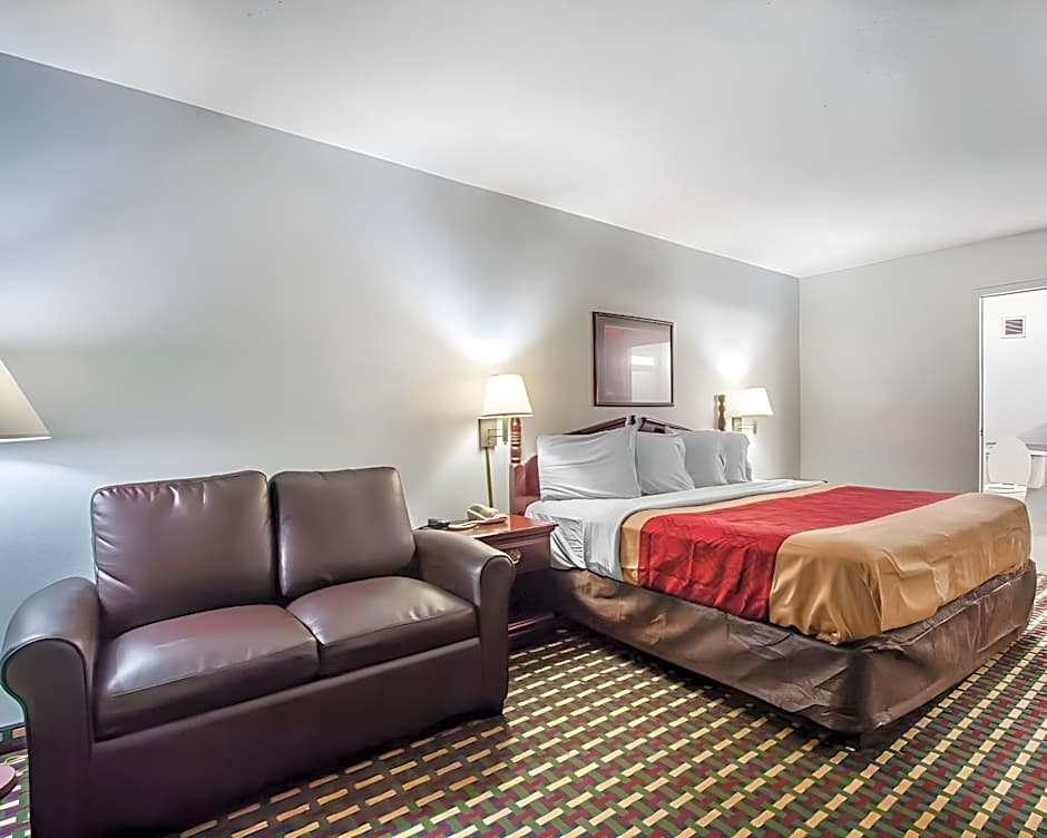 Econo Lodge Inn & Suites Tuscaloosa I-20