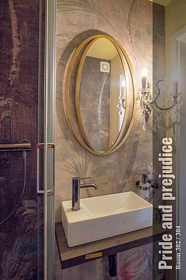 The Henry Self Check-In Guesthouse