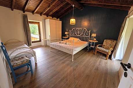 Apartment with Garden View