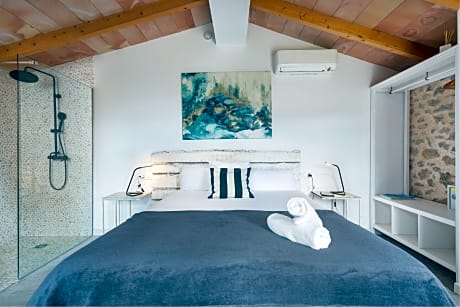DOUBLE SUPERIOR ROOM WITH TERRACE AND GARDEN VIEWS