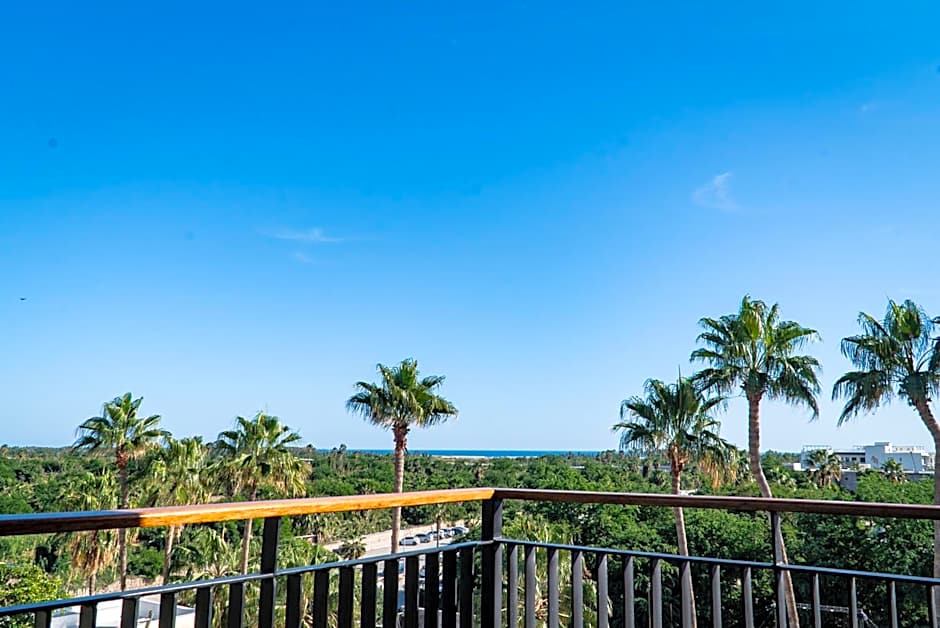 Flamboyan Hotel & Residences