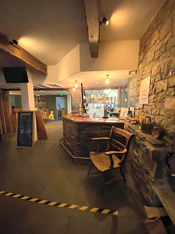 Three Horseshoes Country Inn