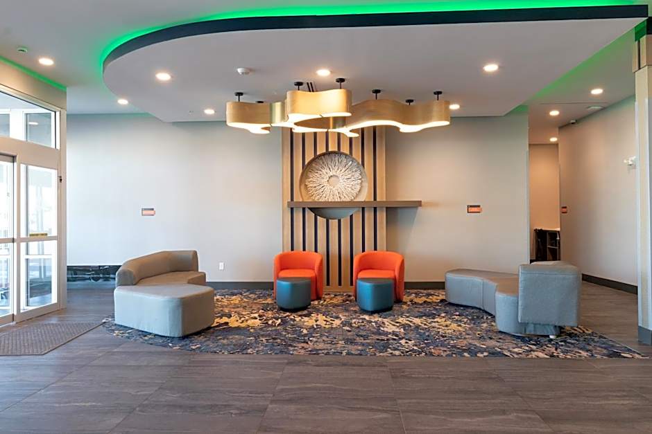 La Quinta Inn & Suites by Wyndham San Antonio Seaworld LAFB