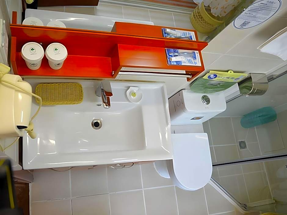 GreenTree Inn WeiFang QingZhou Middle HaiDai Road Electric Power Shell